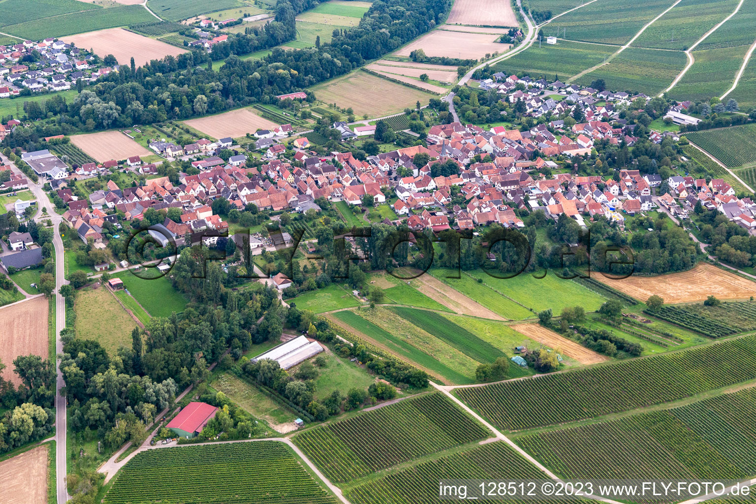 Drohnenbild von Ortsteil Heuchelheim in Heuchelheim-Klingen im Bundesland Rheinland-Pfalz, Deutschland