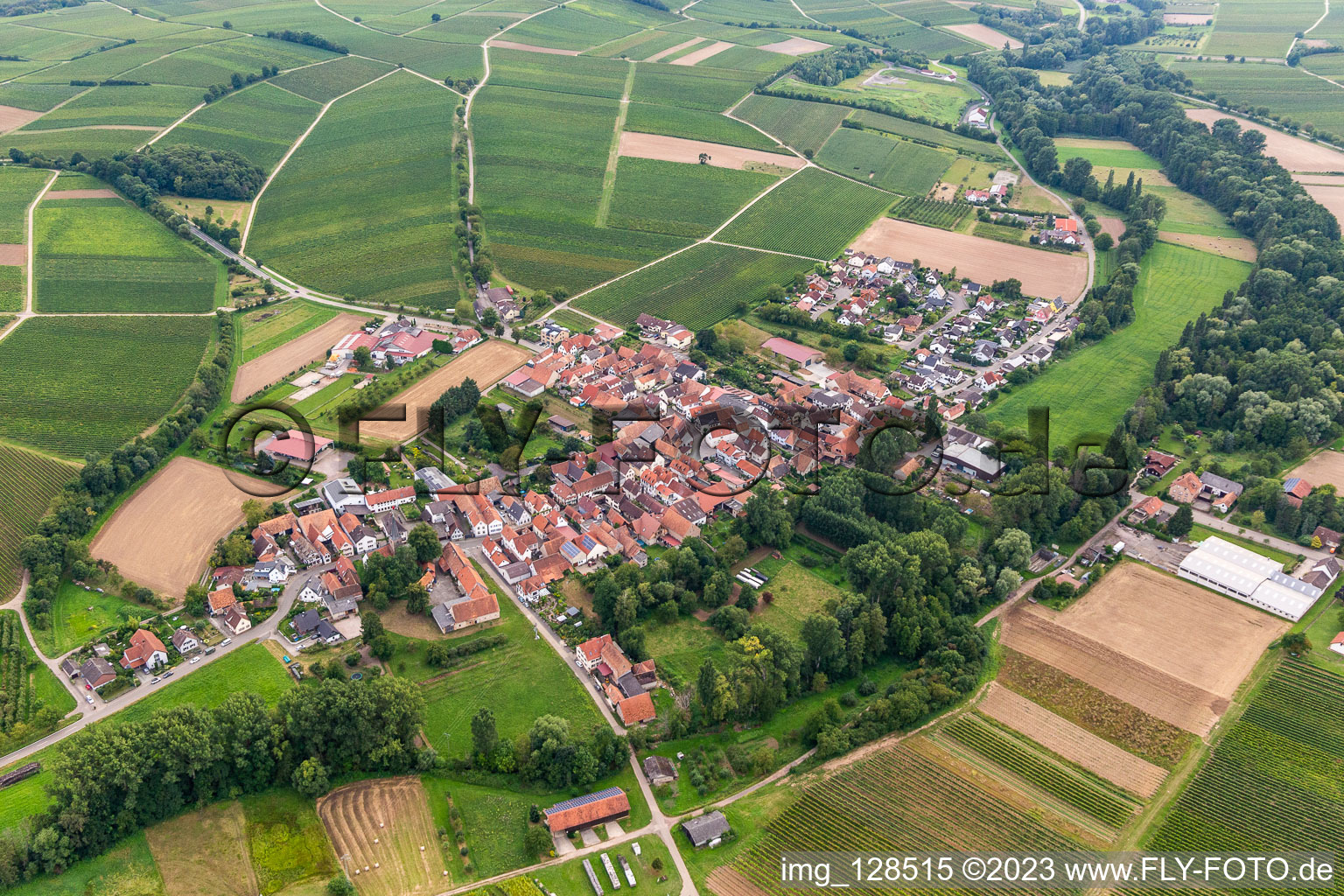 Drohnenbild von Ortsteil Klingen in Heuchelheim-Klingen im Bundesland Rheinland-Pfalz, Deutschland