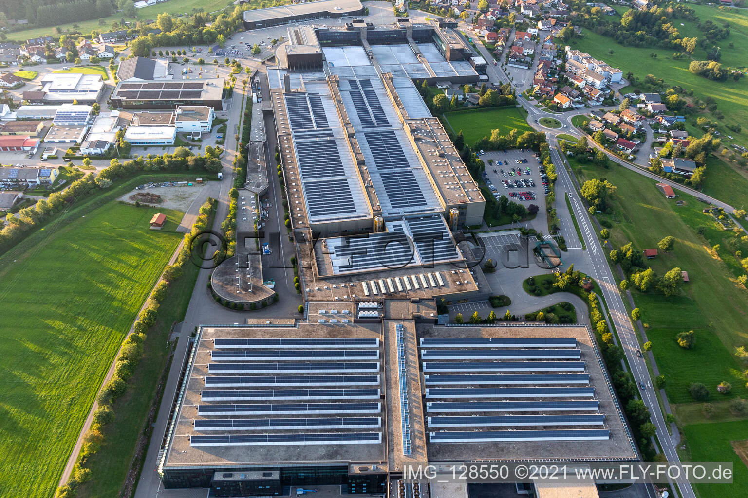 Luftaufnahme von ARBURG GmbH + Co KG.  Aberle Kunststoffverarbeitung GmbH in Loßburg im Bundesland Baden-Württemberg, Deutschland