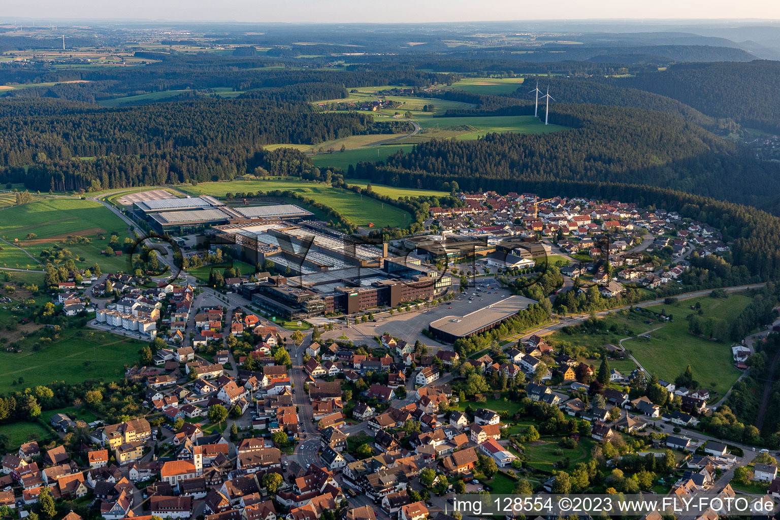 Luftbild von Stadtansicht des Innenstadtbereiches in Loßburg im Bundesland Baden-Württemberg, Deutschland