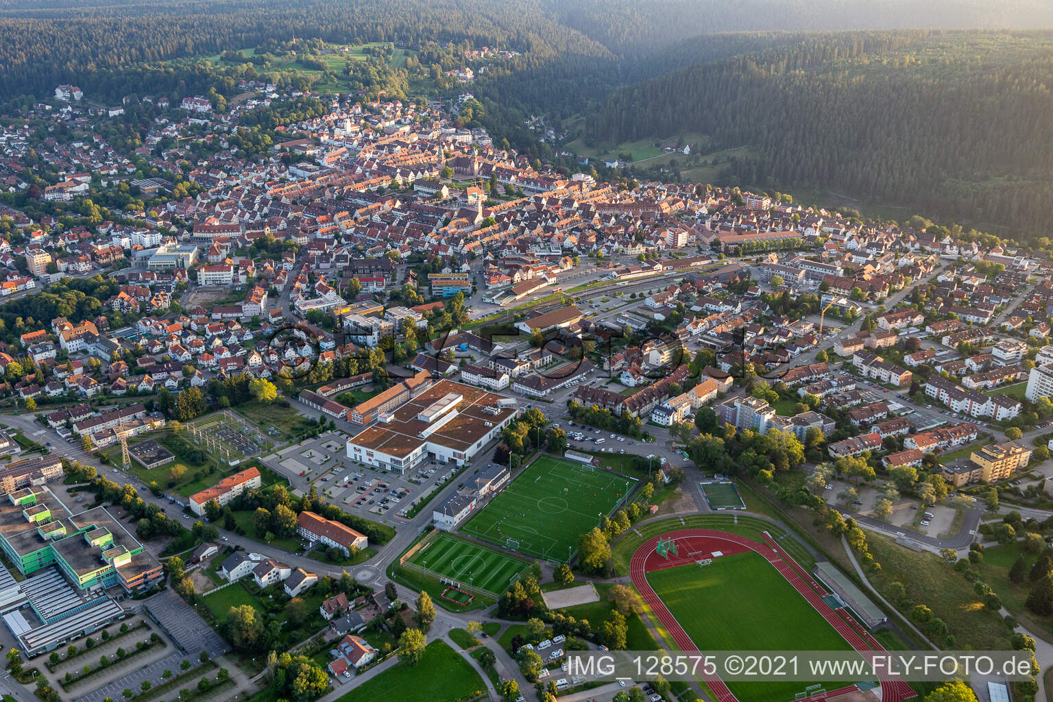 Stadtgebiet mit Außenbezirken und Innenstadtbereich in Freudenstadt im Bundesland Baden-Württemberg, Deutschland