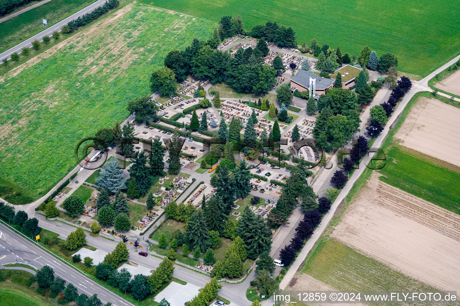 Neulußheim, Friedhof im Bundesland Baden-Württemberg, Deutschland