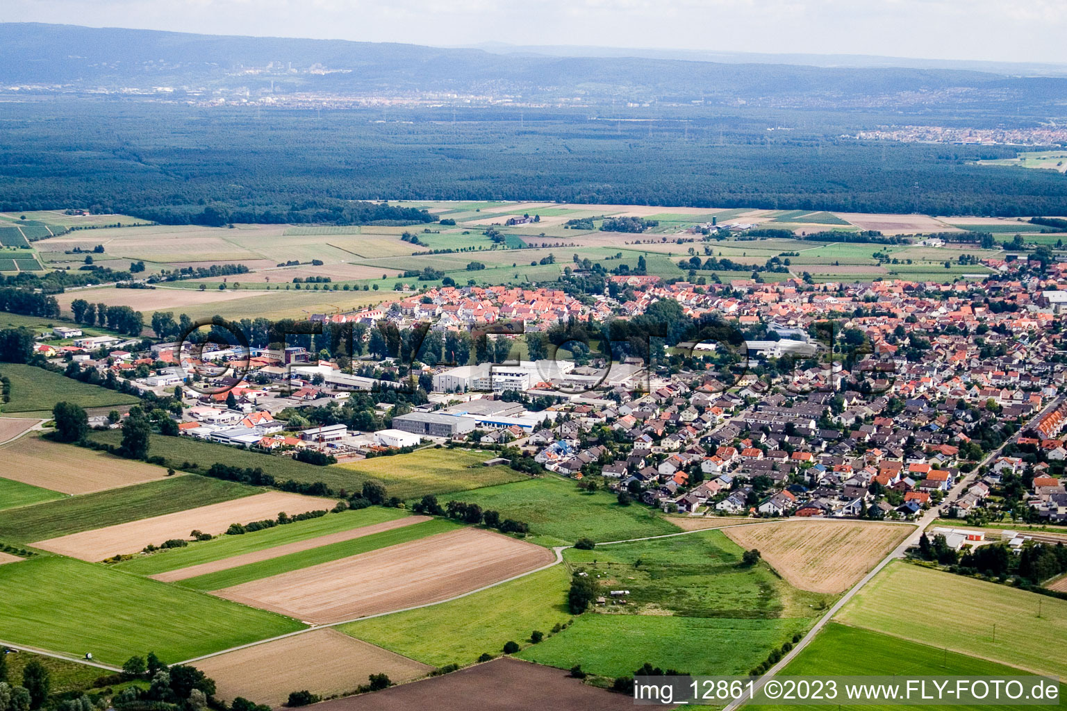 Neulußheim im Bundesland Baden-Württemberg, Deutschland aus der Luft