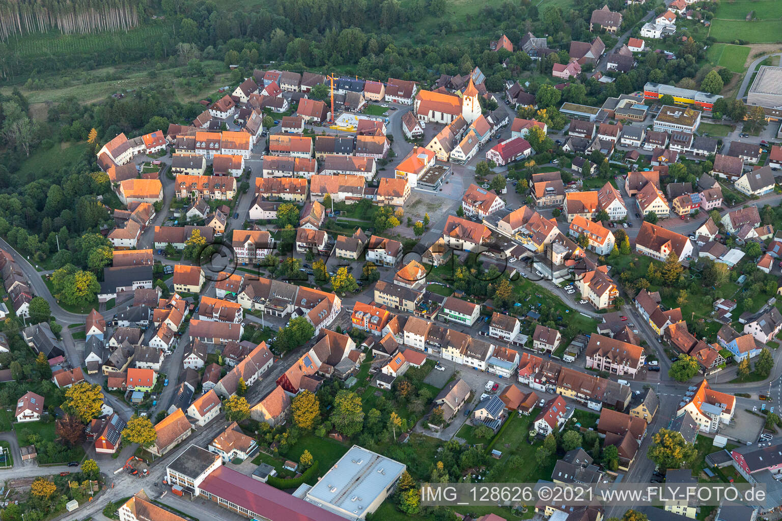 Dornhan im Bundesland Baden-Württemberg, Deutschland von der Drohne aus gesehen