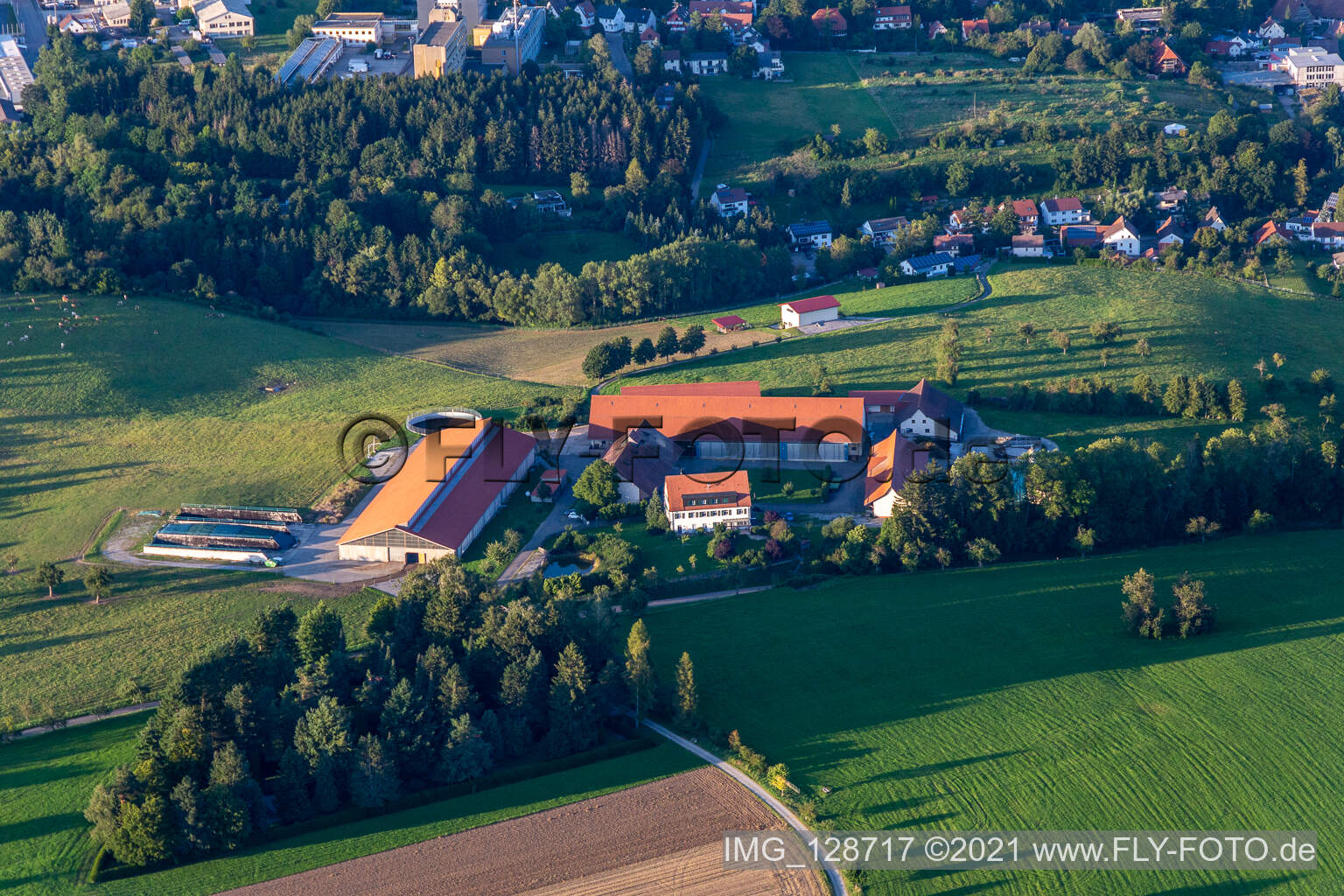 Luftbild von Hofgut St. Leonhard Gutsverwaltung in Rottweil im Bundesland Baden-Württemberg, Deutschland