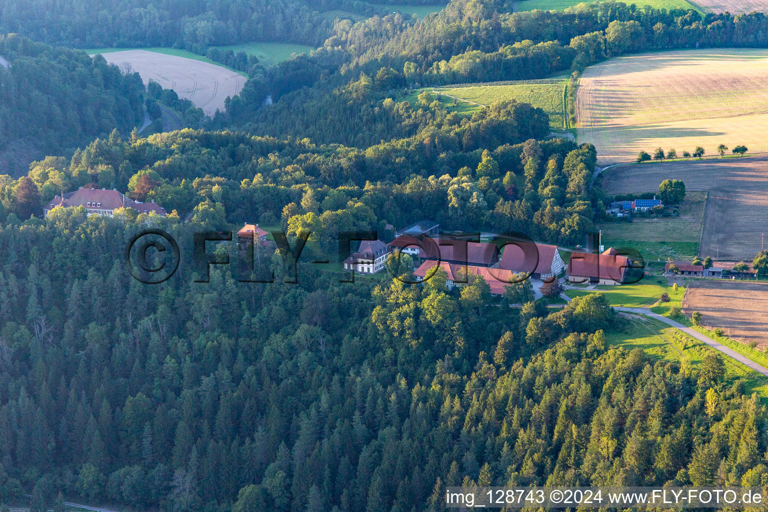 Luftbild von Hofgut Hohenstein in Dietingen im Bundesland Baden-Württemberg, Deutschland