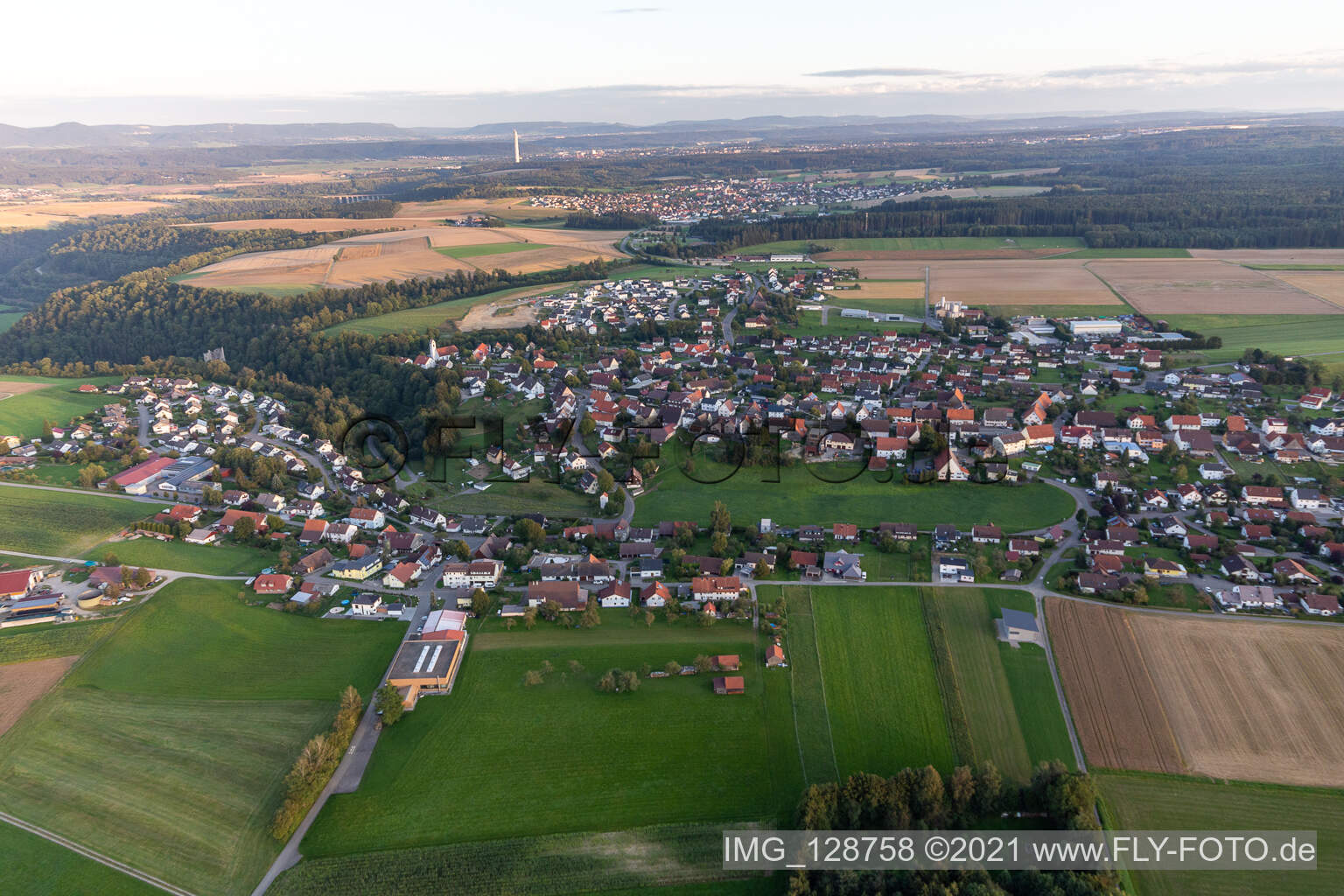 Bösingen im Bundesland Baden-Württemberg, Deutschland vom Flugzeug aus