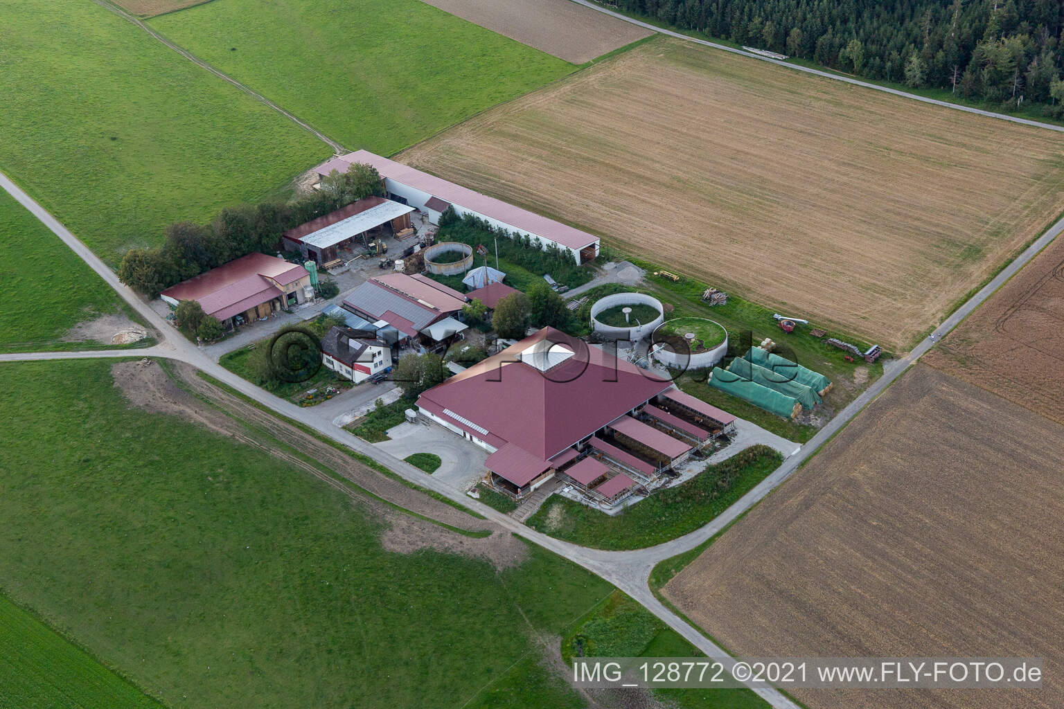Bösingen im Bundesland Baden-Württemberg, Deutschland aus der Drohnenperspektive