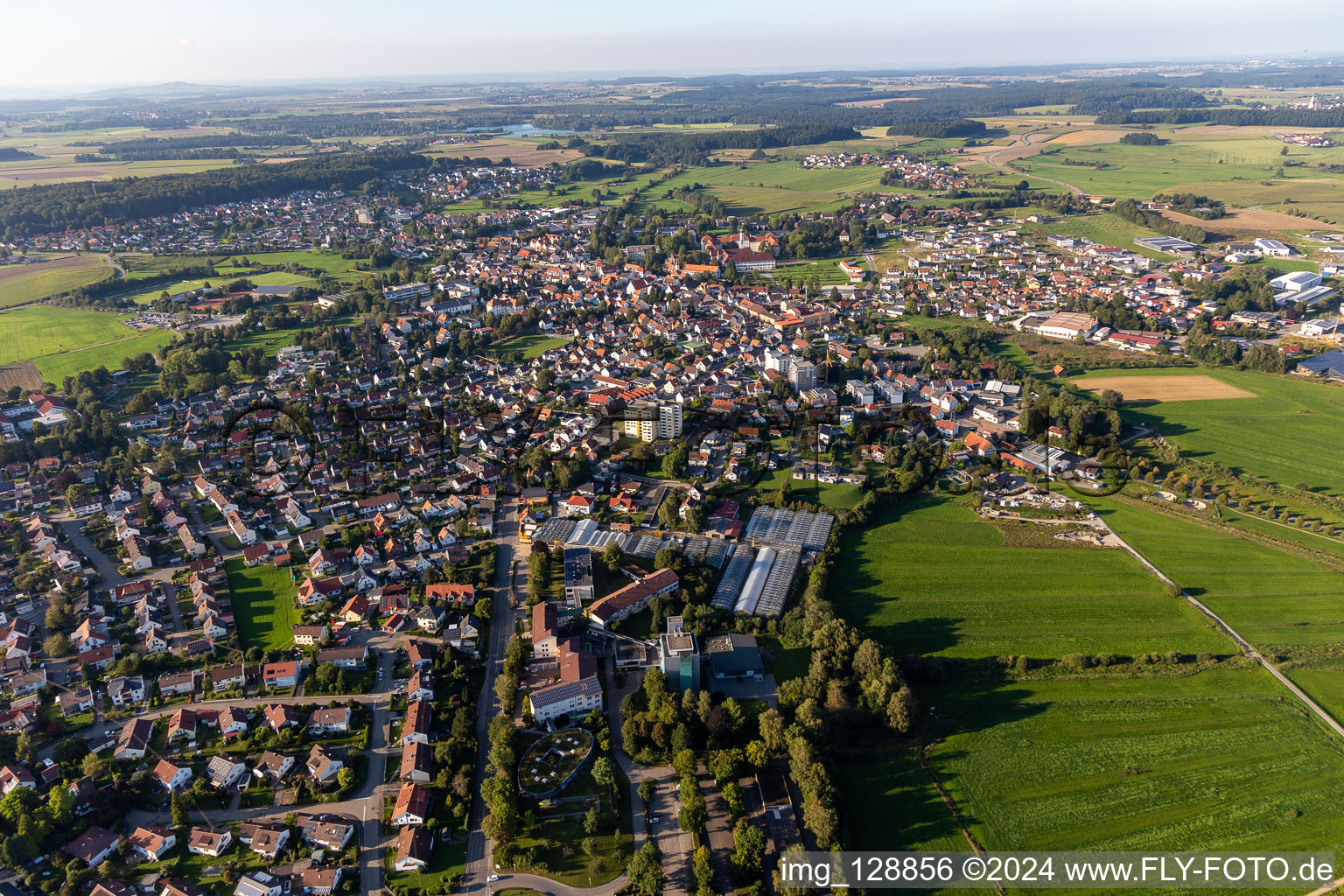 Aulendorfer Straße im Ortsteil Zellerhof in Bad Schussenried im Bundesland Baden-Württemberg, Deutschland