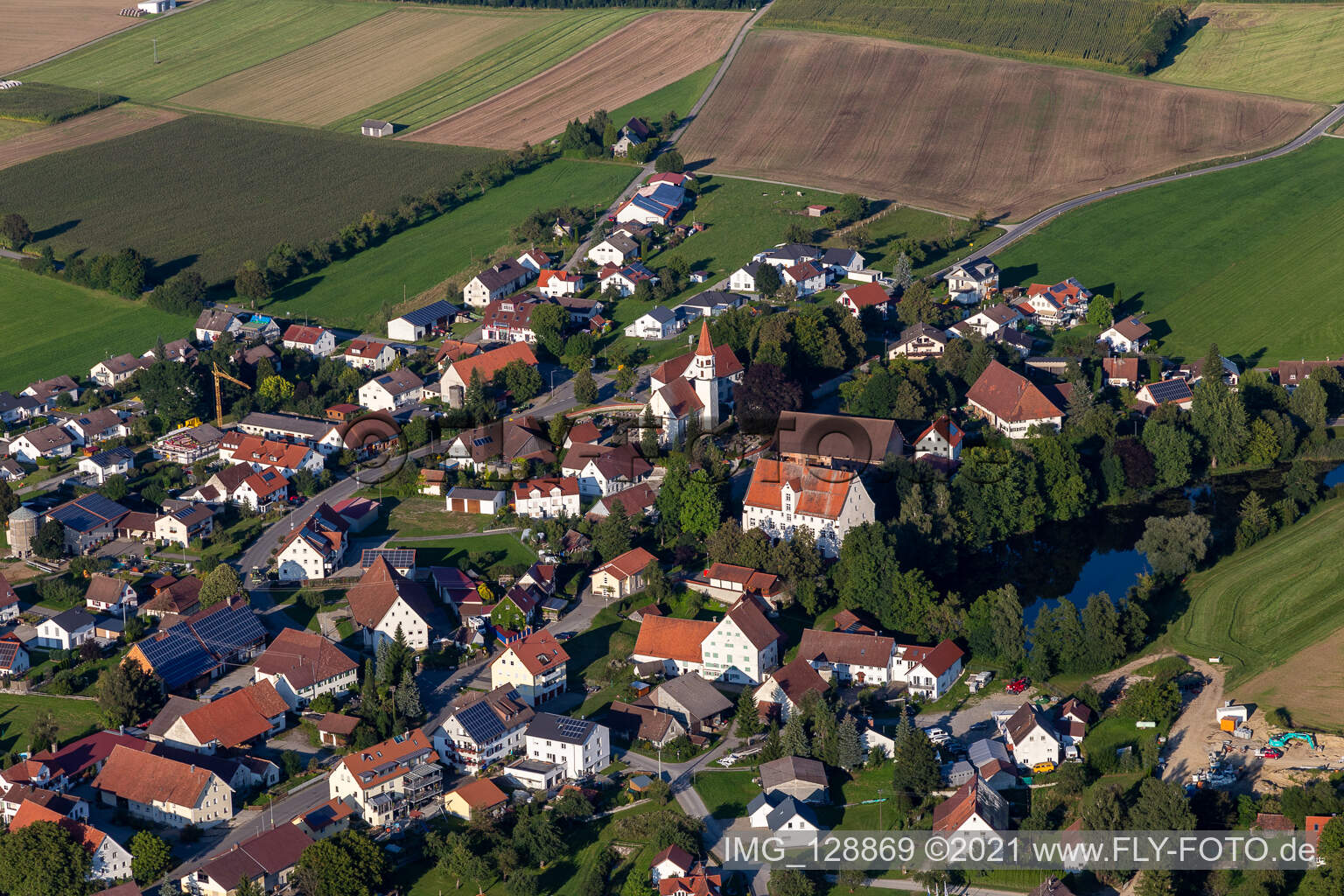 Luftbild von St. Johannes im Ortsteil Michelwinnaden in Bad Waldsee im Bundesland Baden-Württemberg, Deutschland
