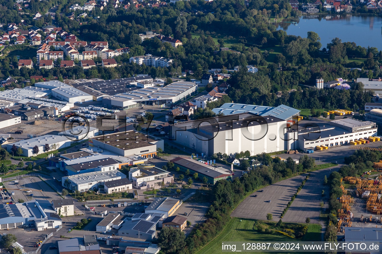 Gebäudekomplex und Logistikzentrum auf dem Gelände von Versandhaus Walz GmbH, Baby-Walz in Bad Waldsee im Bundesland Baden-Württemberg, Deutschland