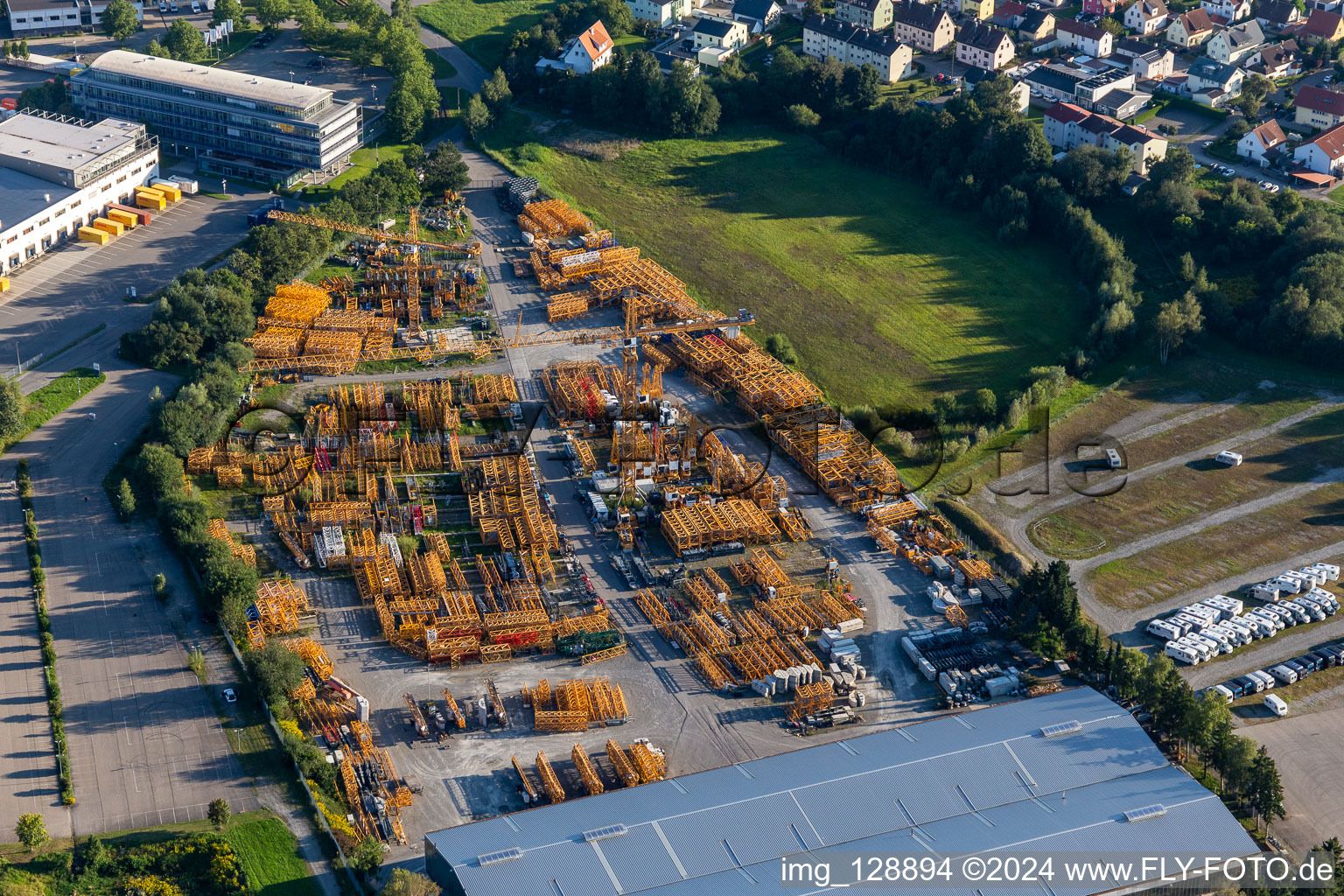 Lagerfläche des Liebherr-Werk Biberach GmbH, Niederlassung Bad Waldsee im Gewerbegebiet in Bad Waldsee im Bundesland Baden-Württemberg, Deutschland