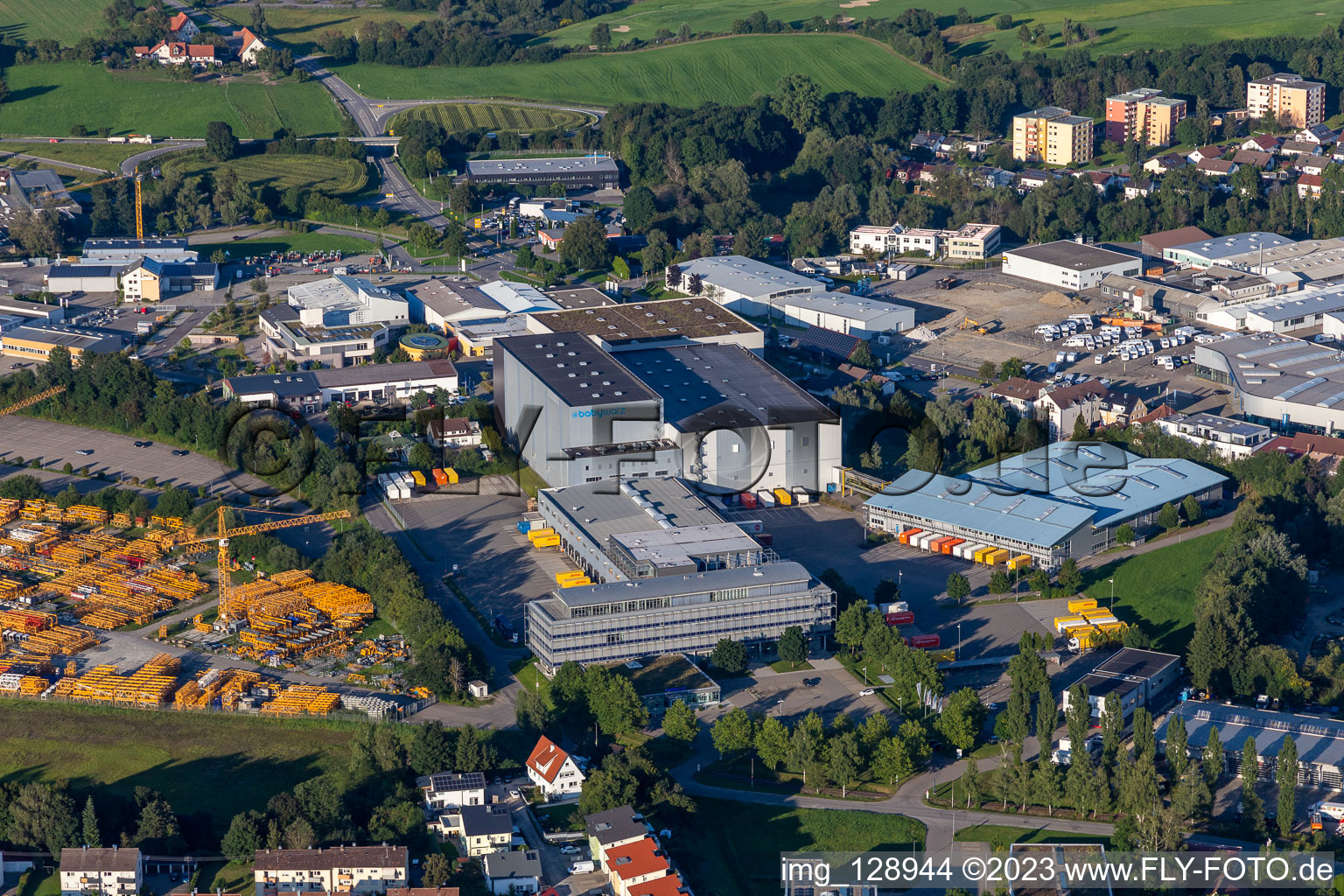 Gebäudekomplex und Logistikzentrum auf dem Gelände von Versandhaus Walz GmbH, Baby-Walz in Bad Waldsee im Bundesland Baden-Württemberg, Deutschland von oben
