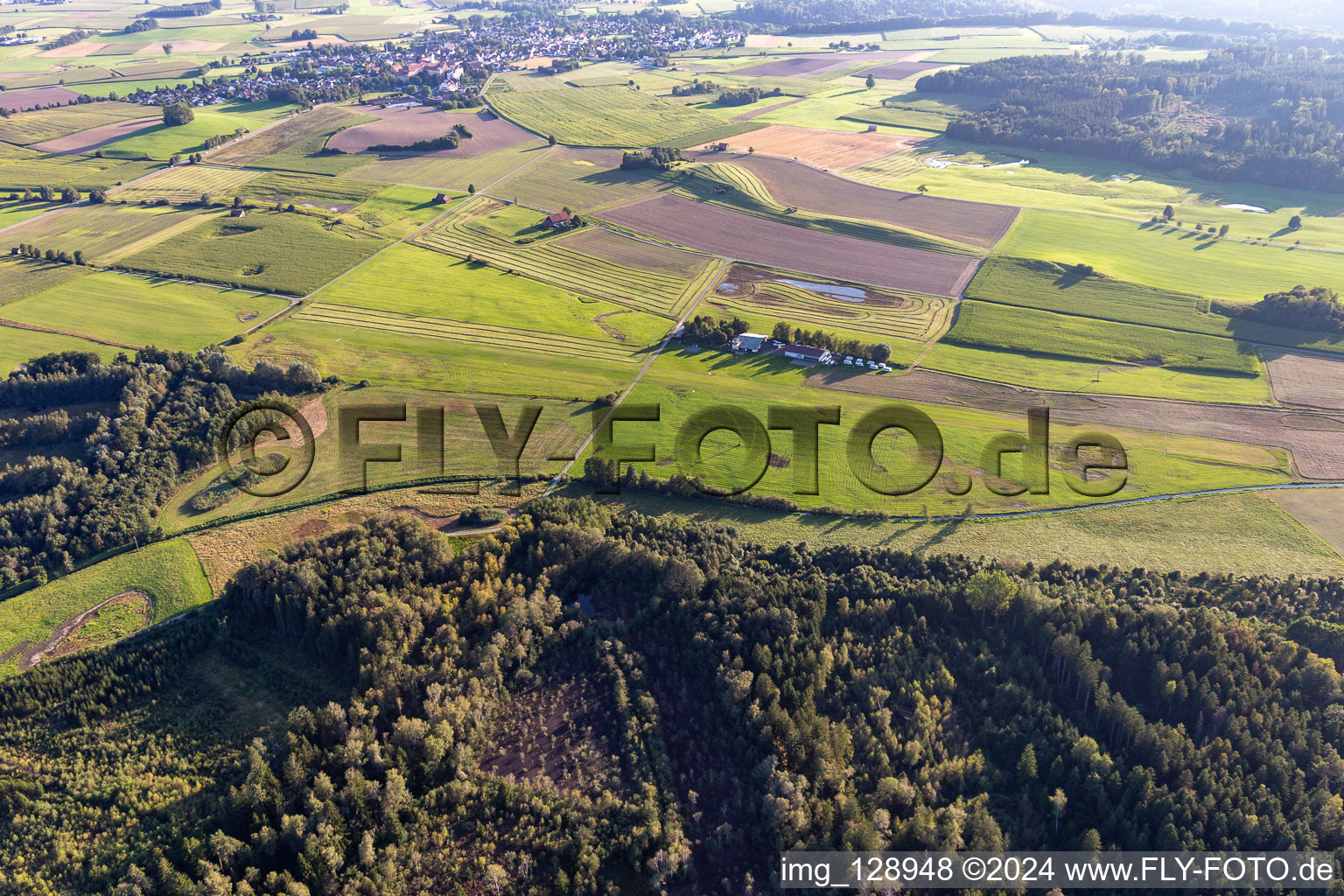 Sport- und Segel-Flugplatz Reute in Bad Waldsee im Ortsteil Obermöllenbronn im Bundesland Baden-Württemberg, Deutschland