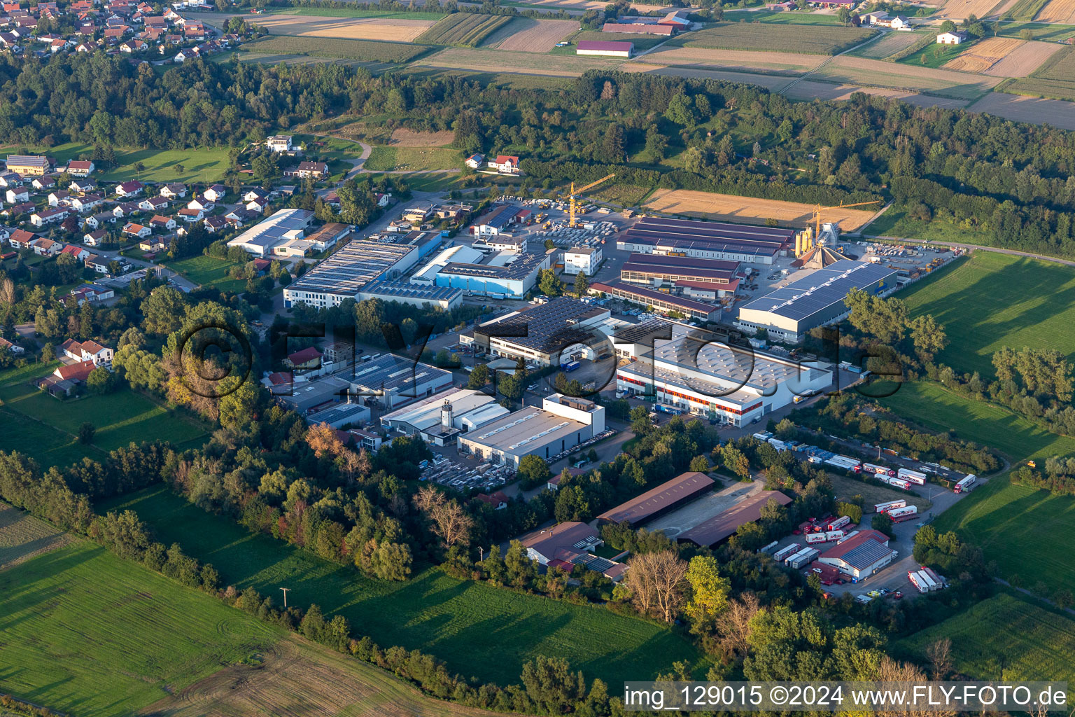 Industrie- und Gewerbegebiet mit Spiess Transport International GmbH, TU Maschinen- und Anlagenbau GmbH, Eurostahl KG, Fensterle Bauunternehmen GmbH in Ertingen im Bundesland Baden-Württemberg, Deutschland