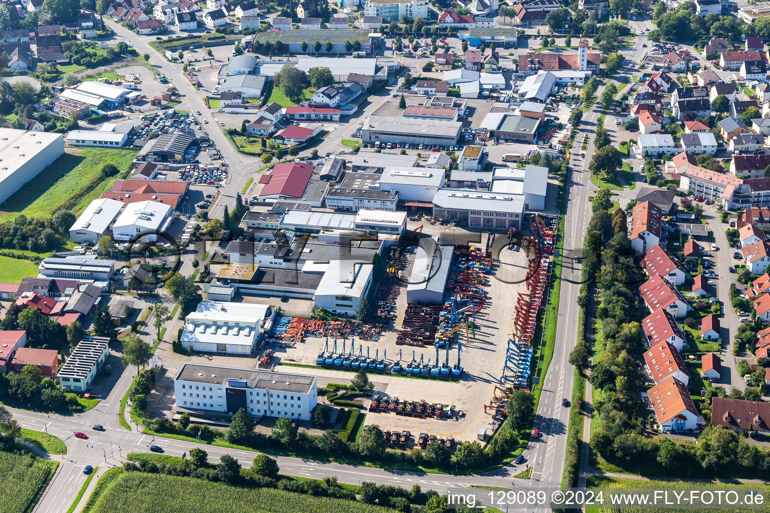 Gebäude des Baumaschinenhändlers Kiesel GmbH in Baienfurt im Ortsteil Annaberg im Bundesland Baden-Württemberg, Deutschland