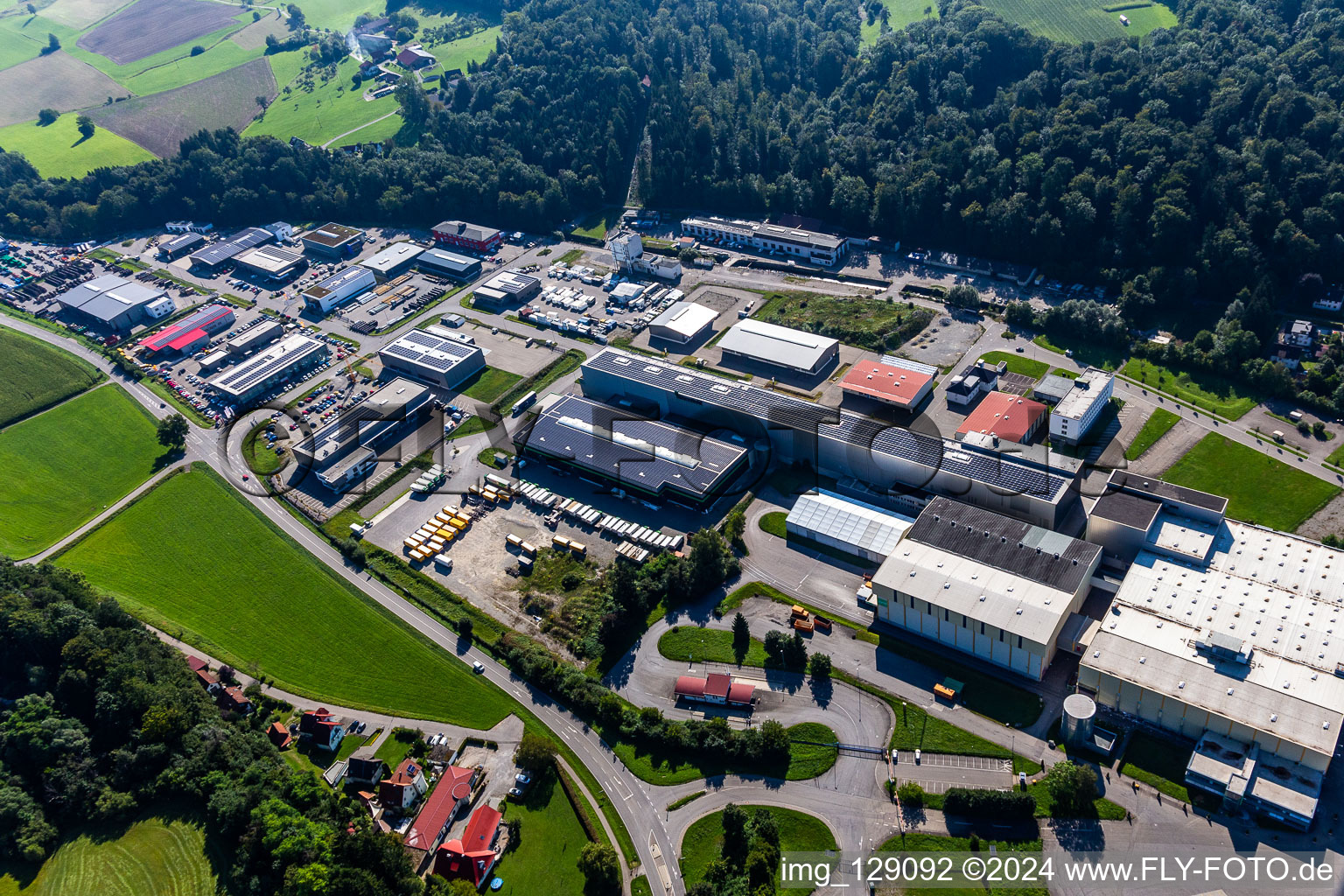 Gebäude und Produktionshallen auf dem Fabrikgelände " Holzhandlung Franz Habisreutinger " in Baienfurt im Bundesland Baden-Württemberg, Deutschland