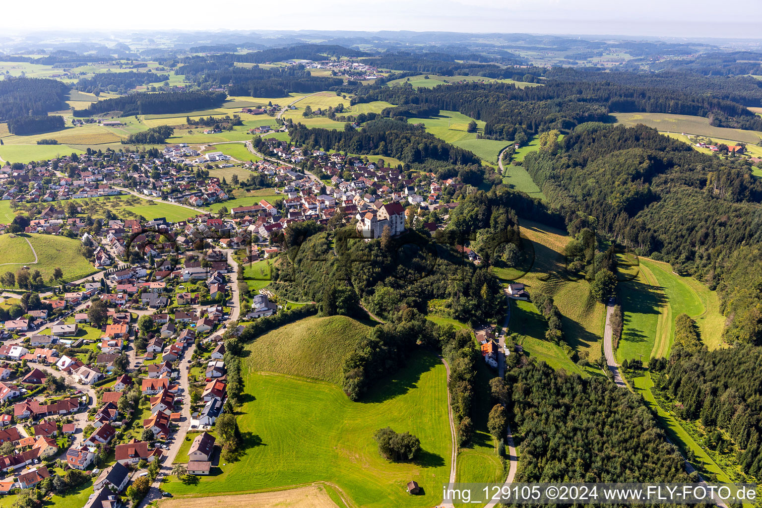 Luftbild von Schloss Waldburg im Bundesland Baden-Württemberg, Deutschland