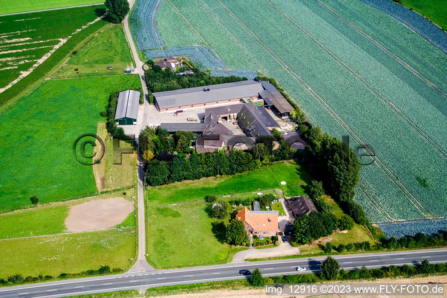Zwischen Kerken und Limburg im Bundesland Nordrhein-Westfalen, Deutschland aus der Drohnenperspektive