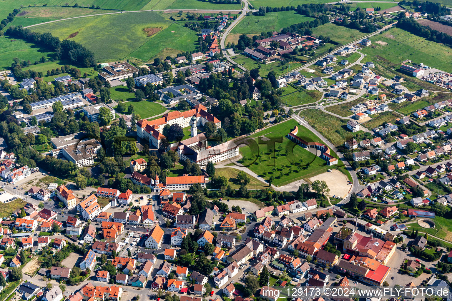 Kloster Schussenried. Sankt Magnus im Ortsteil Roppertsweiler in Bad Schussenried im Bundesland Baden-Württemberg, Deutschland