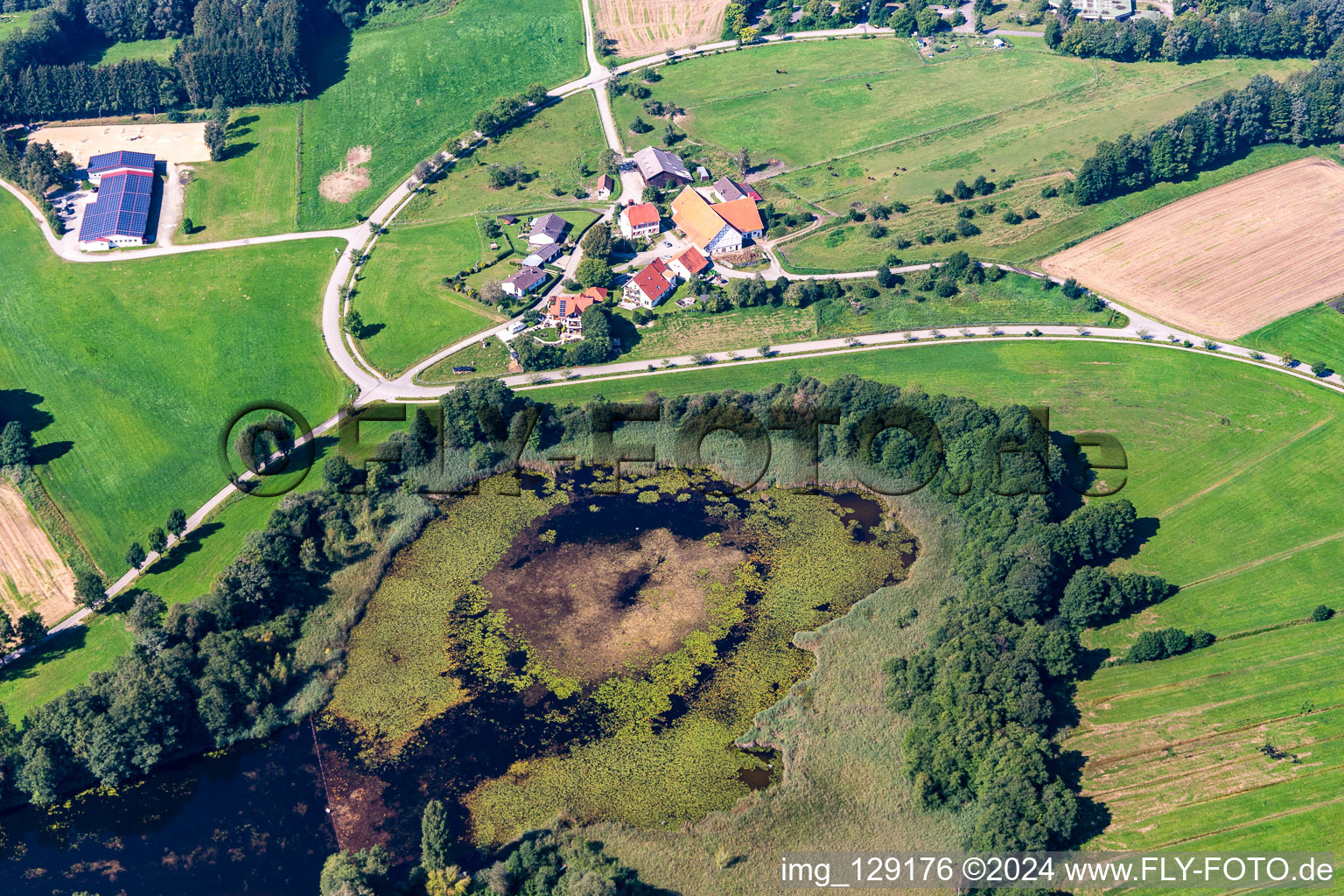 Zellersee und Zellerhof in Bad Schussenried im Bundesland Baden-Württemberg, Deutschland