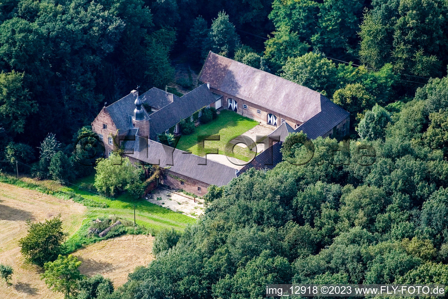 Zwischen Kerken und Limburg im Bundesland Nordrhein-Westfalen, Deutschland von der Drohne aus gesehen