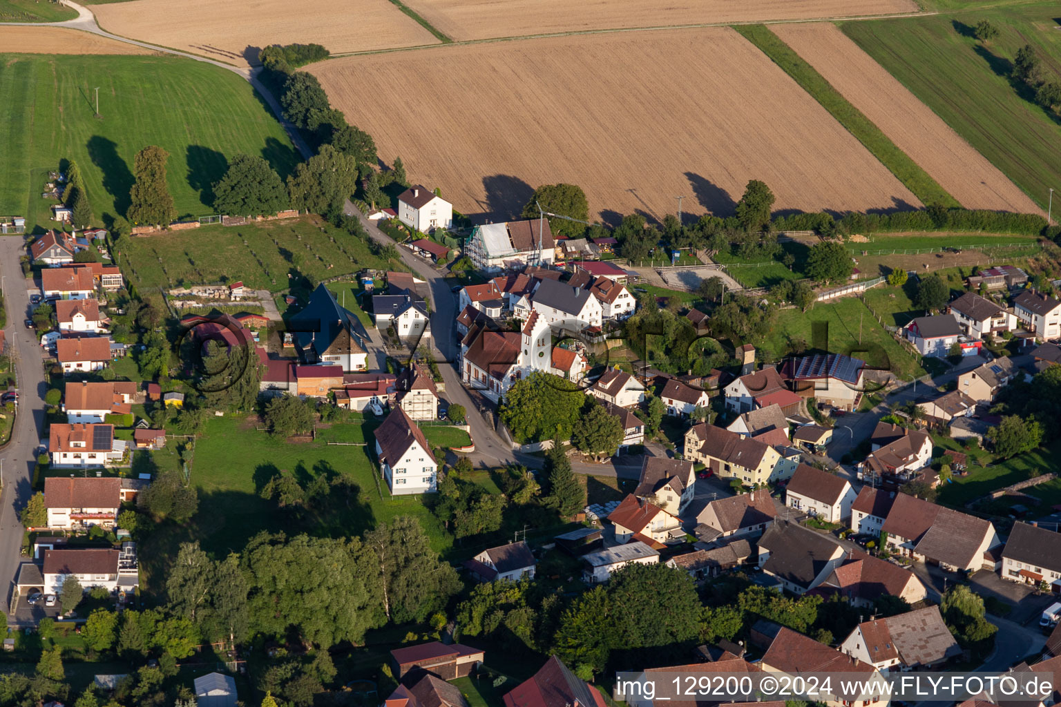 Kirche St. Peter und Paul im Ortsteil Heudorf in Scheer im Bundesland Baden-Württemberg, Deutschland