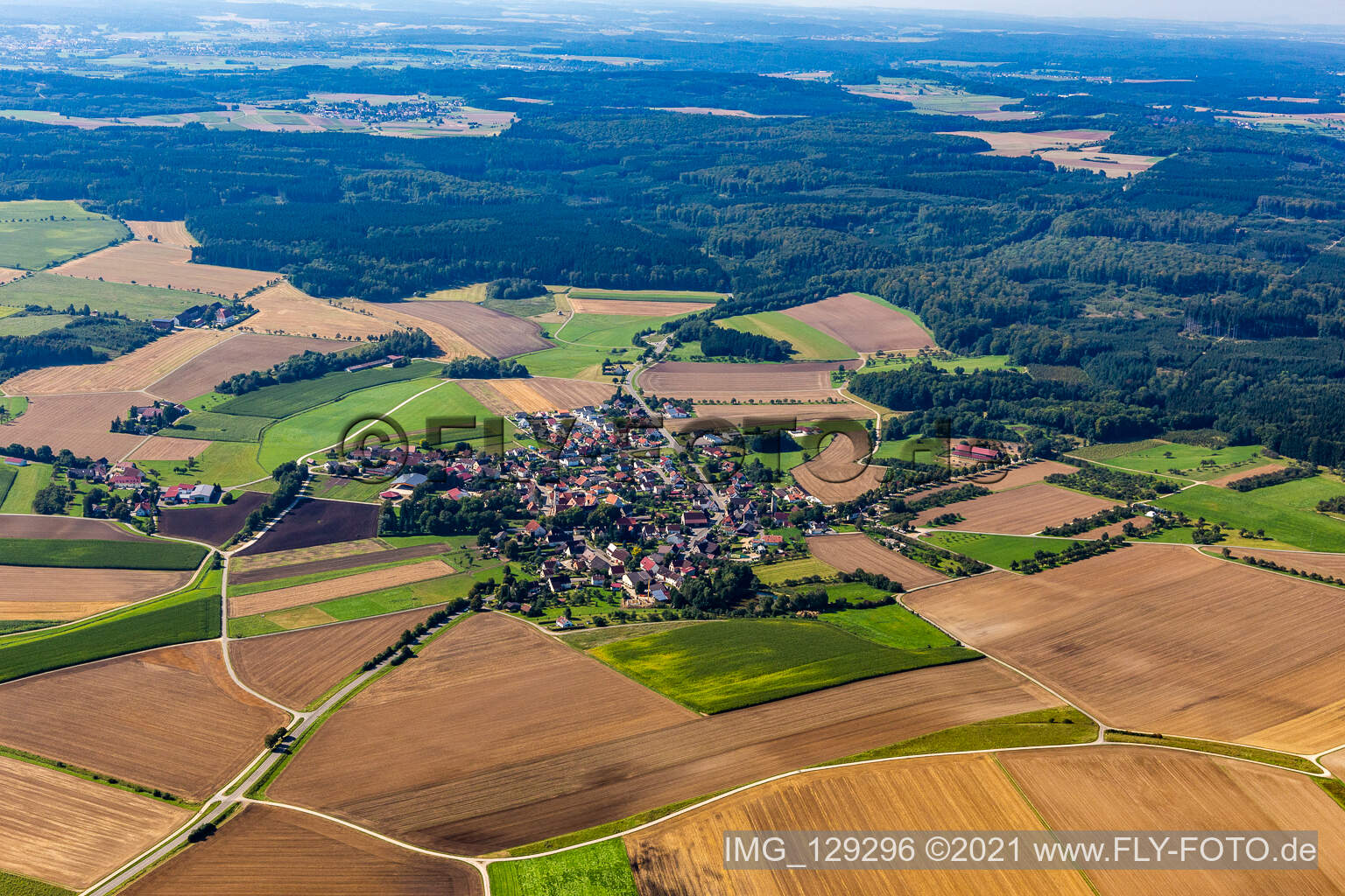 Drohnenbild von Langenenslingen im Bundesland Baden-Württemberg, Deutschland