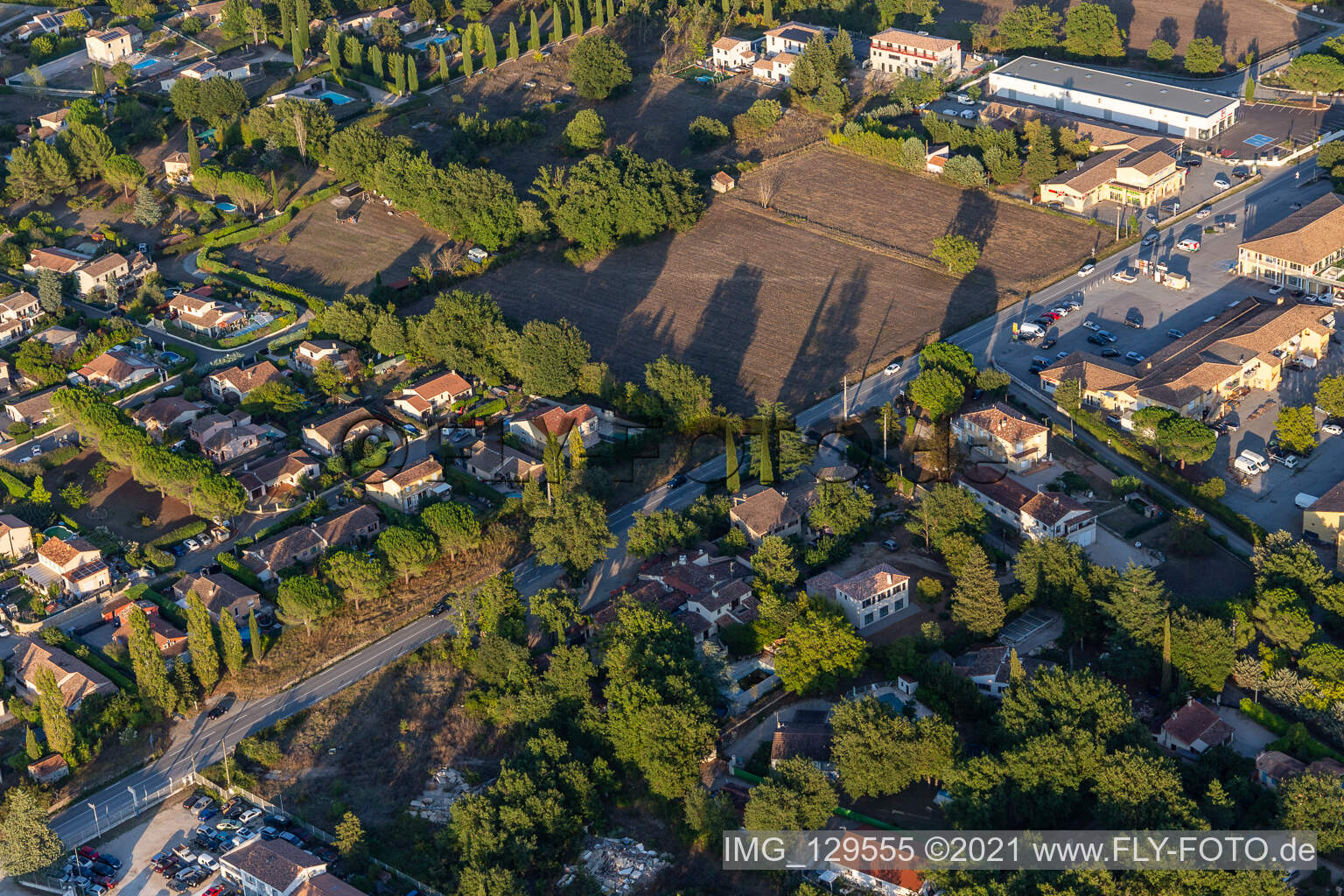 Montauroux im Bundesland Var, Frankreich von einer Drohne aus