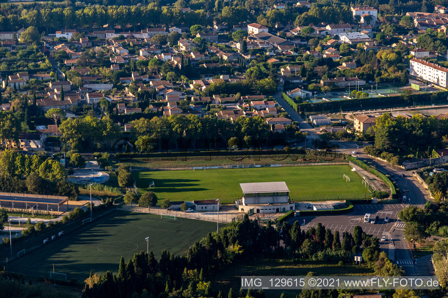 Luftbild von Stade de la Petite Crau in Saint-Rémy-de-Provence im Bundesland Bouches-du-Rhône, Frankreich