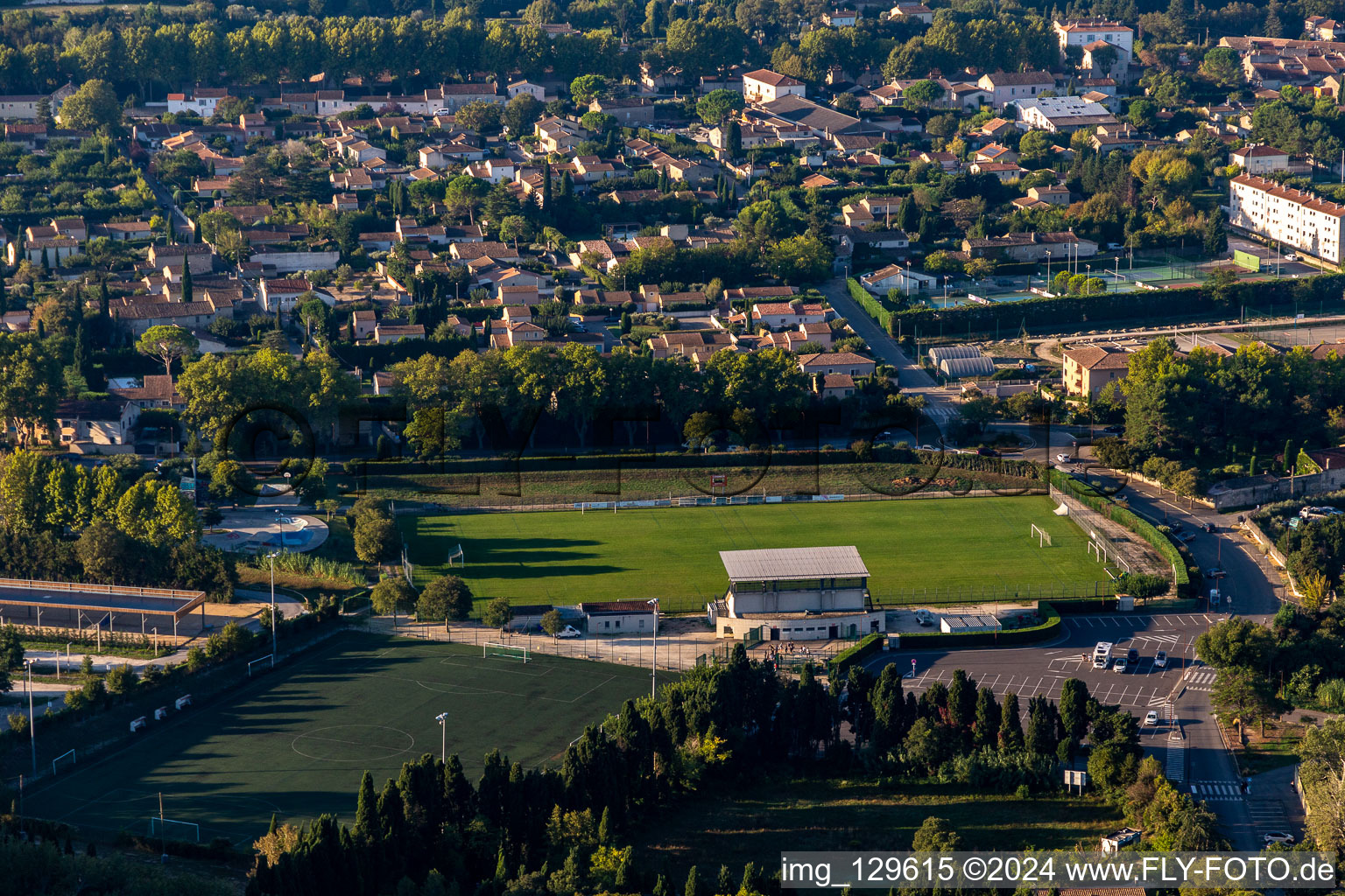 Luftbild von Stade de la Petite Crau in Saint-Rémy-de-Provence im Bundesland Bouches-du-Rhône, Frankreich