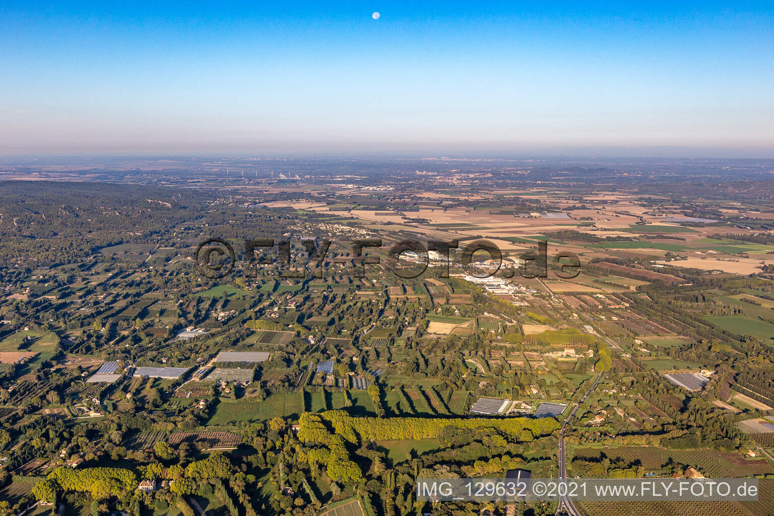 Saint-Rémy-de-Provence im Bundesland Bouches-du-Rhône, Frankreich aus der Luft
