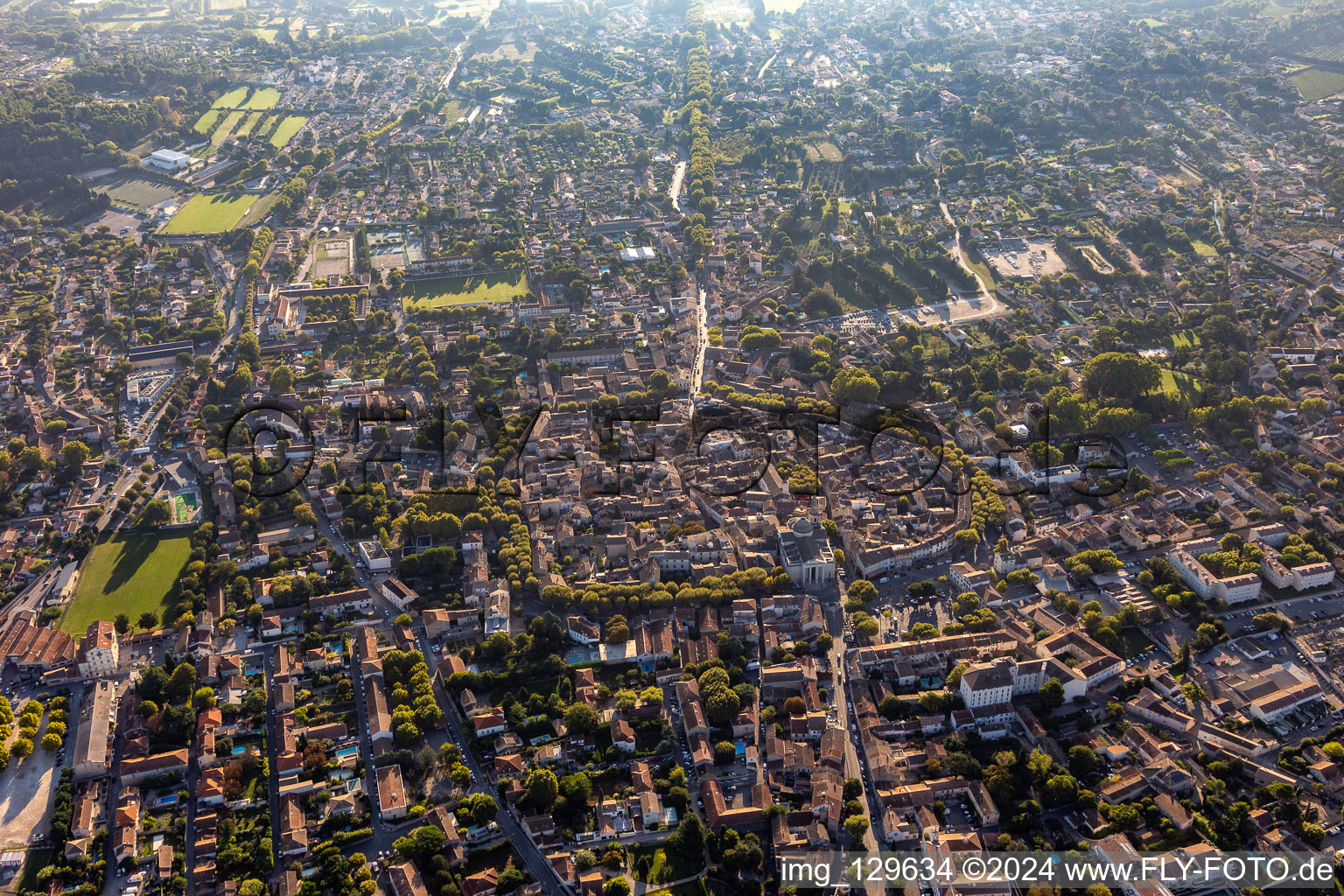 Centre ville in Saint-Rémy-de-Provence im Bundesland Bouches-du-Rhône, Frankreich