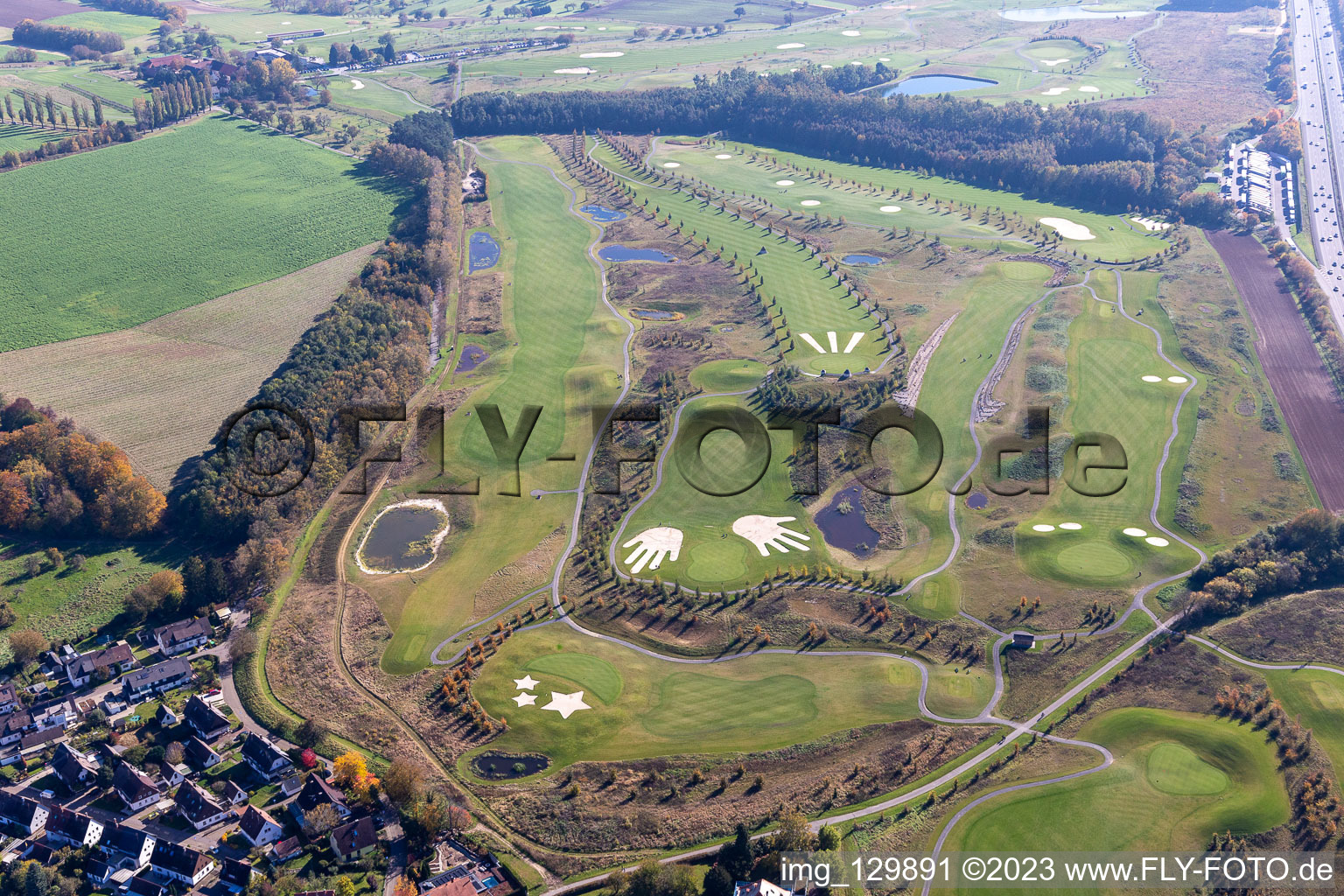 Gelände des Golfplatz Golfpark Karlsruhe GOLF absolute in Karlsruhe im Ortsteil Hohenwettersbach im Bundesland Baden-Württemberg, Deutschland von oben
