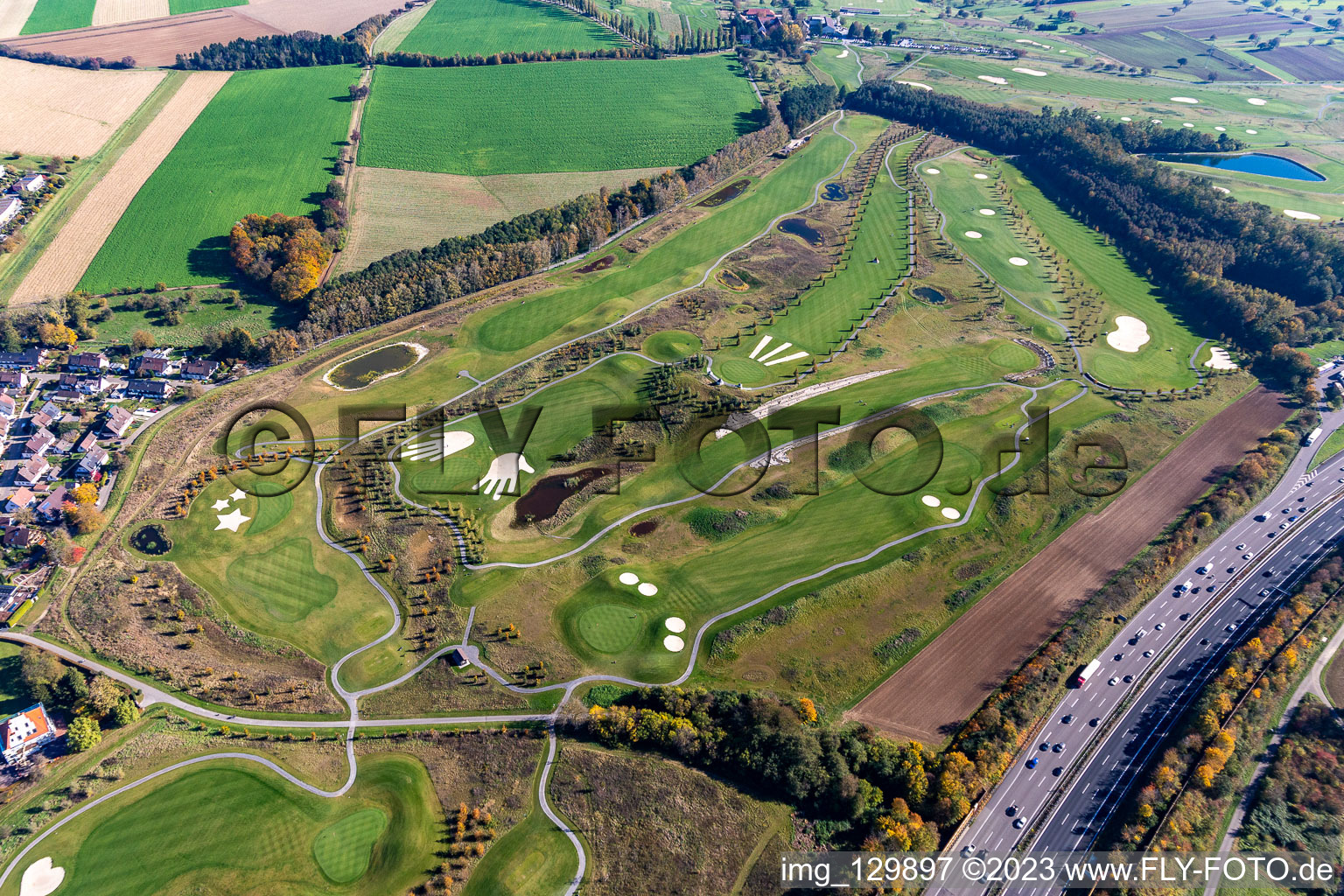 Gelände des Golfplatz Golfpark Karlsruhe GOLF absolute in Karlsruhe im Ortsteil Hohenwettersbach im Bundesland Baden-Württemberg, Deutschland von oben gesehen