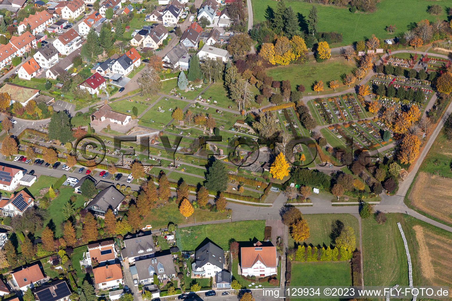 Luftbild von Friedhof Langensteinbach in Karlsbad im Bundesland Baden-Württemberg, Deutschland