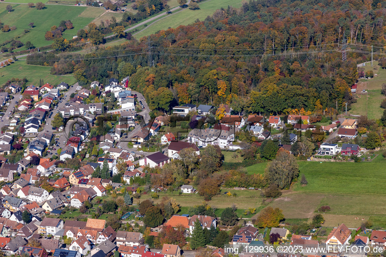Luftbild von Wilhelm-Roether-Straße im Ortsteil Langensteinbach in Karlsbad im Bundesland Baden-Württemberg, Deutschland