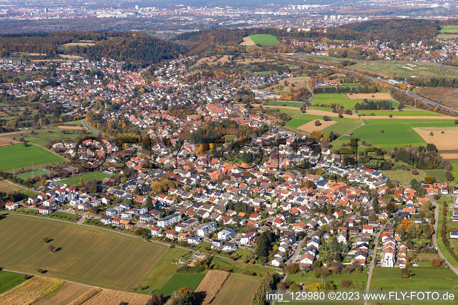 Schrägluftbild von Ortsteil Palmbach in Karlsruhe im Bundesland Baden-Württemberg, Deutschland