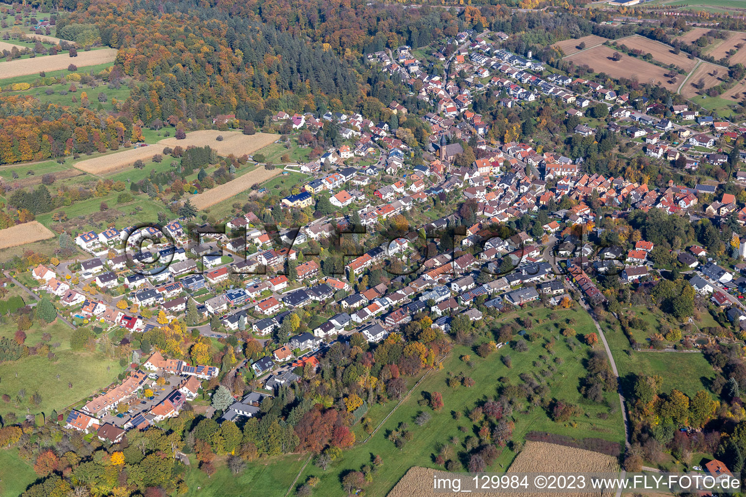Luftaufnahme von Ortsteil Grünwettersbach in Karlsruhe im Bundesland Baden-Württemberg, Deutschland