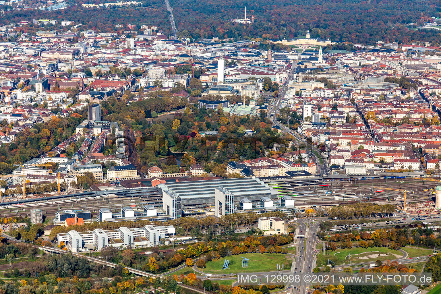 Luftbild von Hauptbahnhof Karlsruhe im Ortsteil Südweststadt im Bundesland Baden-Württemberg, Deutschland