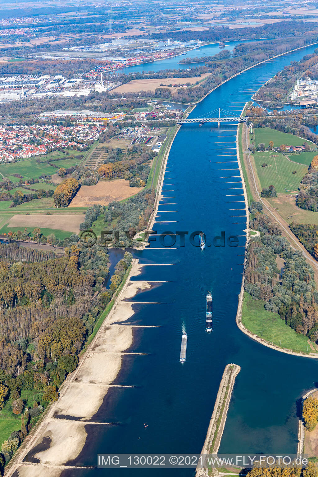 Luftbild von Rhein im Ortsteil Daxlanden in Karlsruhe im Bundesland Baden-Württemberg, Deutschland