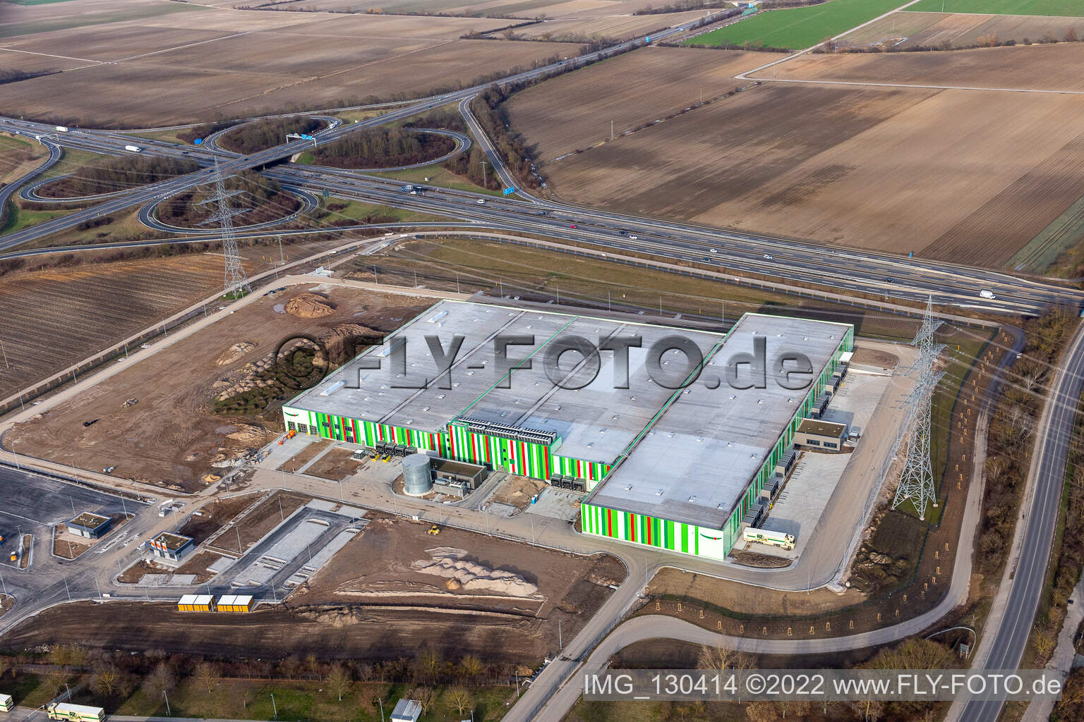 Luftaufnahme von Neubau des Pfalzmarkt für Obst und Gemüse in Mutterstadt im Bundesland Rheinland-Pfalz, Deutschland