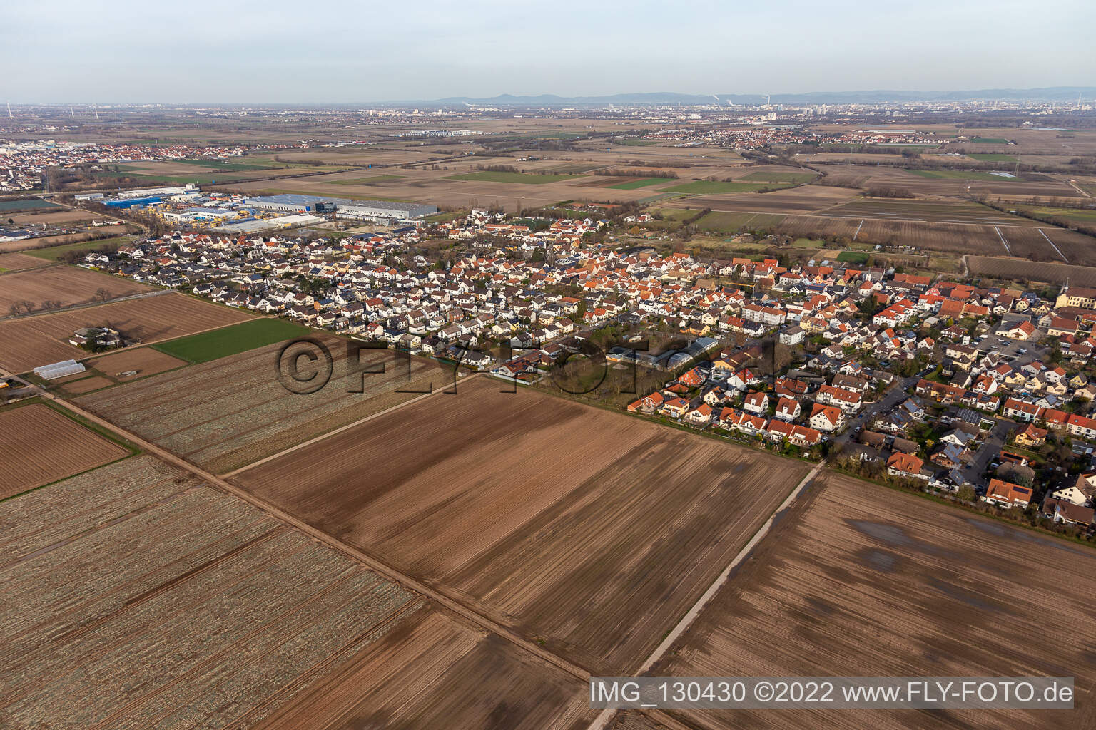 Drohnenbild von Fußgönheim im Bundesland Rheinland-Pfalz, Deutschland