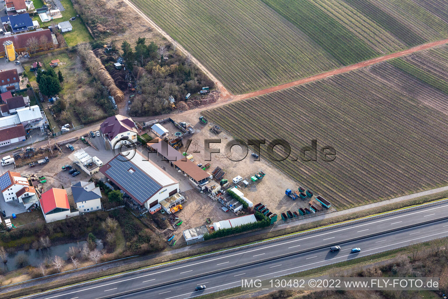 Gewerbegebiet In der Nauroth, GOWA Industrieschallschutz in Ellerstadt im Bundesland Rheinland-Pfalz, Deutschland aus der Luft