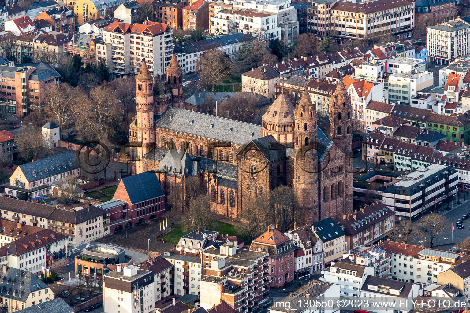 Luftbild von Dom St. Peter in Worms im Bundesland Rheinland-Pfalz, Deutschland