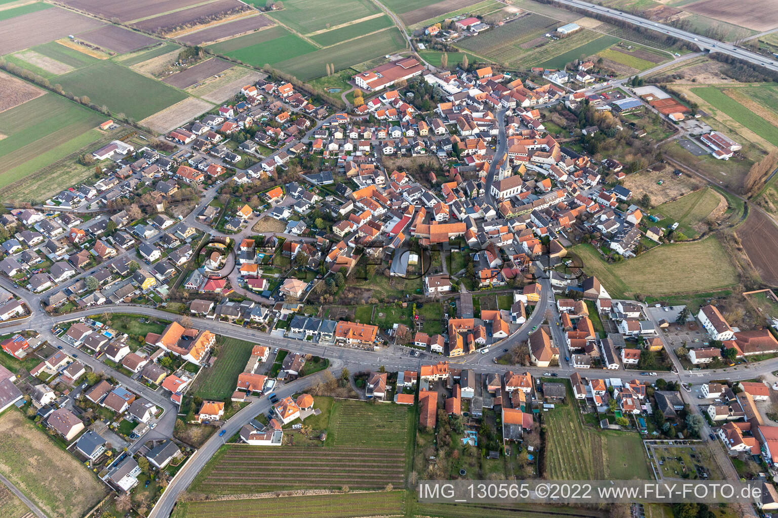 Luftaufnahme von Laumersheim im Bundesland Rheinland-Pfalz, Deutschland