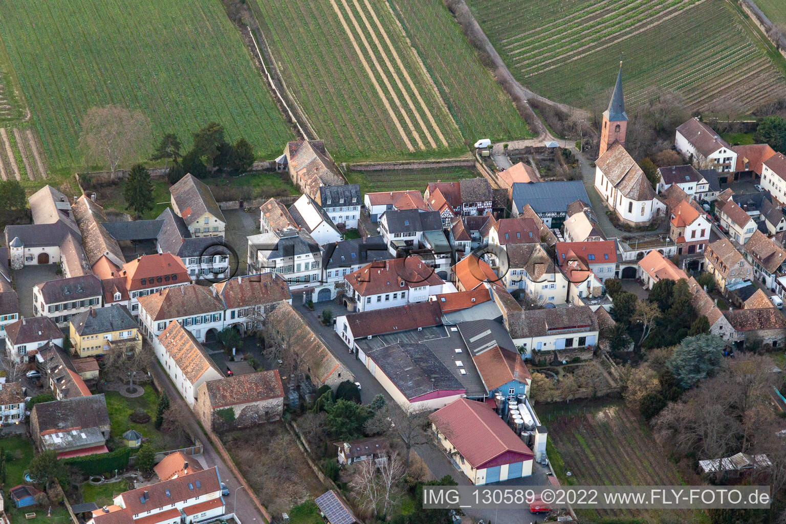 Forst an der Weinstraße im Bundesland Rheinland-Pfalz, Deutschland von der Drohne aus gesehen