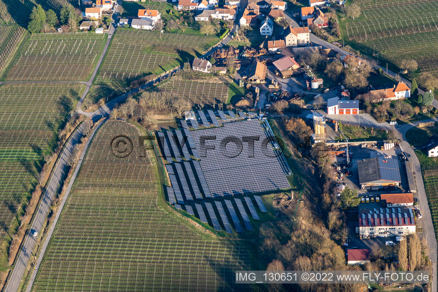 Photovoltaic statt Sportplatz in Böchingen im Bundesland Rheinland-Pfalz, Deutschland