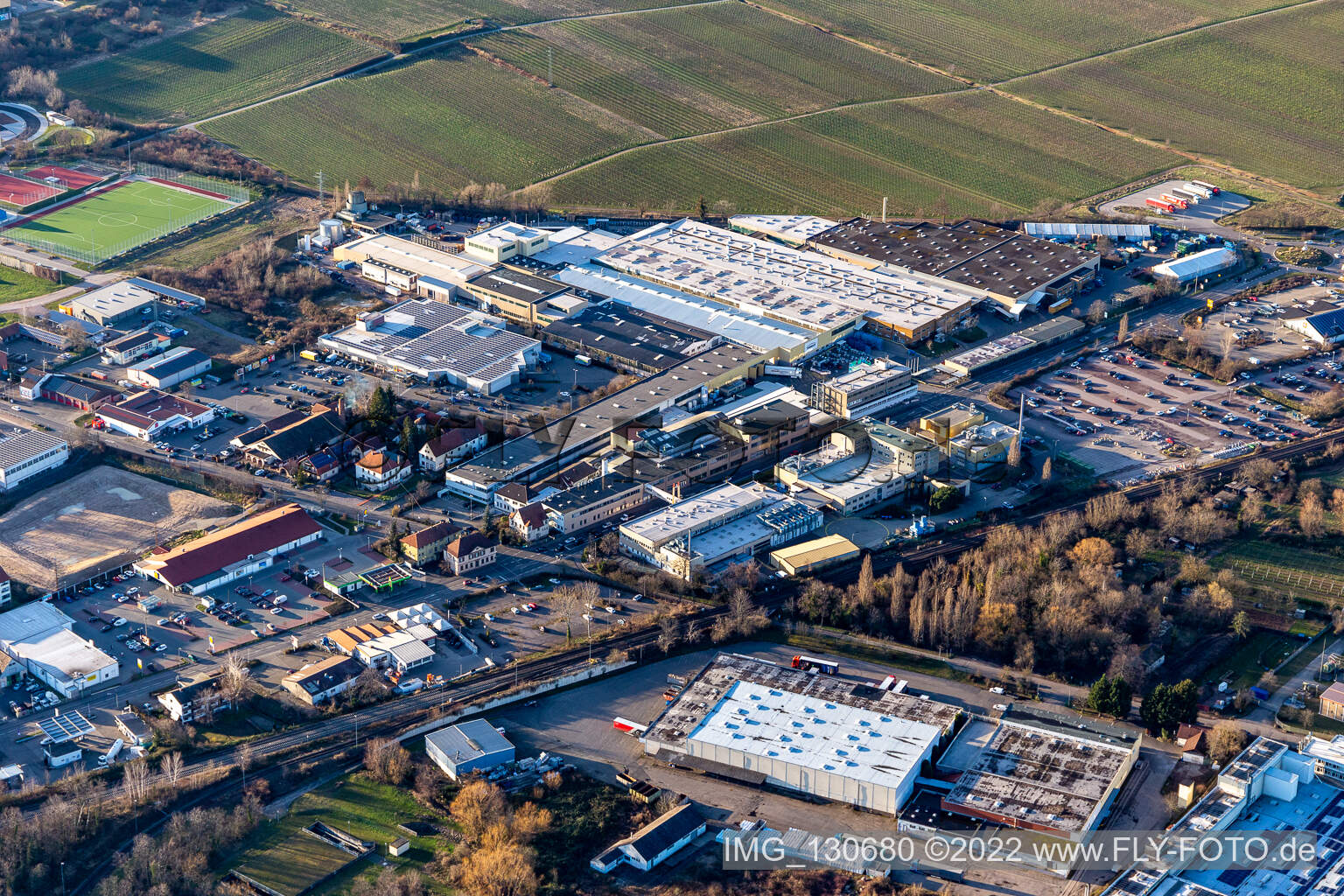 Luftaufnahme von Tenneco Automotive Deutschland GmbH in Edenkoben im Bundesland Rheinland-Pfalz
