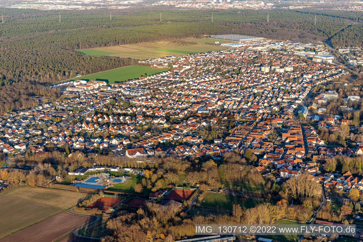 Luftaufnahme von Bellheim im Bundesland Rheinland-Pfalz, Deutschland